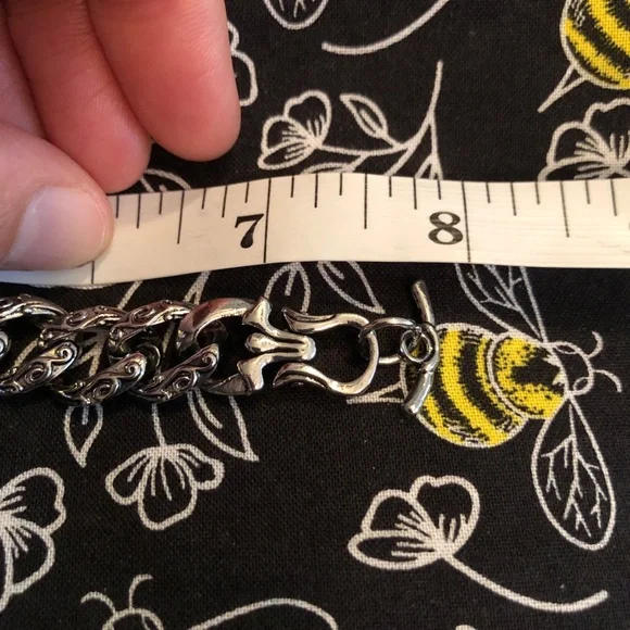 Silver Tone Tiger Head Bracelet - Picture 8 of 8